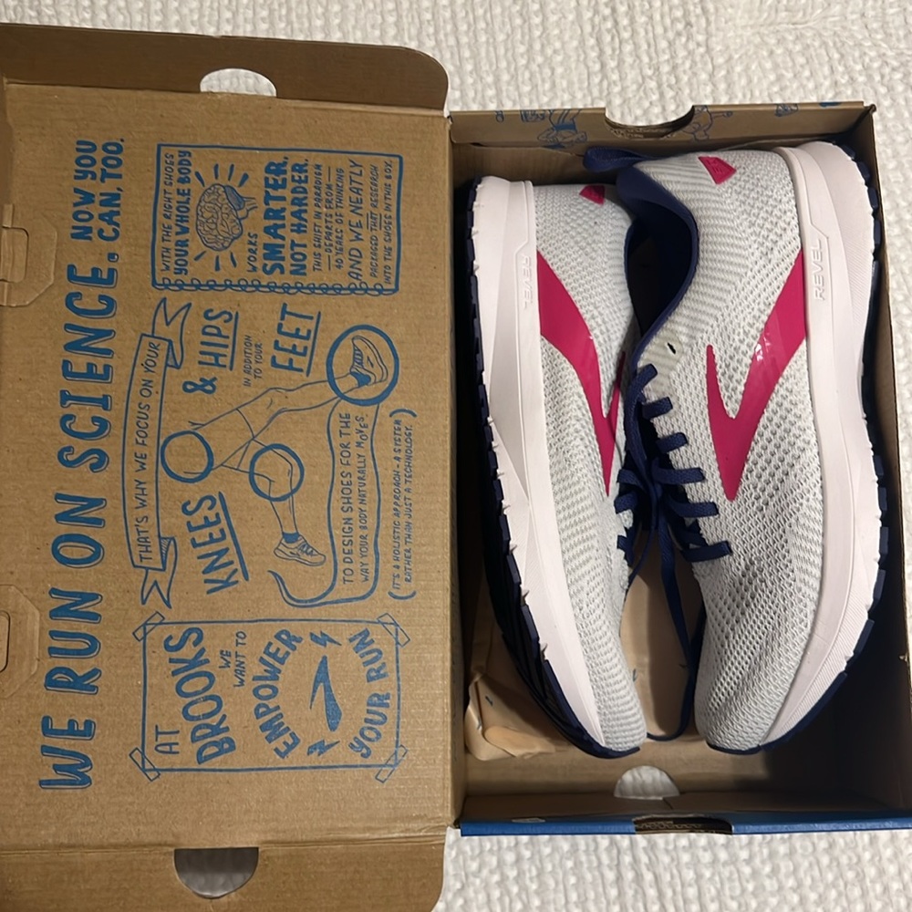 Brooks tennis shoes